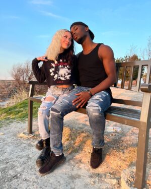 La'Darius Marshall Instagram - Big & Little ❣️
•
•
•
 Lexi I love you and will always cherish you as my first born child 🫶🏾✨ #5YearDifference #Family