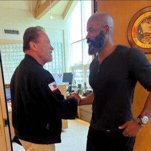 LaMonica Garrett Instagram - Heck of a morning. @schwarzenegger telling me he's a huge 1883 fan was kinda surreal. His movies helped shape my childhood.  We talked riding horses (Conan) and working out.. 
Grateful to be invited to meet w/ 
Vice Admiral William Houston- Commander U.S. Submarine Forces, to talk submarines, the military in general,  Hollywood's relationship w/ of the military, & authenticity. Most of my roles are either soldiers or former soldiers, so I took a lot away from this discussion.  Thank you @fernandoinla for a seat at the table. ✊🏾💯
And you may or may not see me getting a few workouts in at #goldsgym Venice in the next week or so 💪🏾💪🏾
#arnoldschwarzenegger #1883TV 
@specialopslioness #specialopslioness #lionesspplus #lamonicagarrett #usnavy #conan #predator #terminator