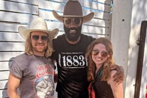 LaMonica Garrett Instagram - @stagecoach was 🔥🔥🔥🔥🔥🔥🔥🔥
Got to hang out with some old castmates #1883TV as well as some new ones 
#LIONESS and the folks that put us all together #taylorsheridan @101studiosco @paramountplus @yellowstone 🤠 @1923official #yellowstonetv Thank you #stagecoach for having us. Cowboy Up! #chrisstapleton
#bassreeves #loneranger
-if you know...... you know- 
🐎Myrtis Dightman ✊🏾💯