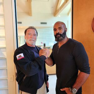 LaMonica Garrett Instagram - Heck of a morning. @schwarzenegger telling me he's a huge 1883 fan was kinda surreal. His movies helped shape my childhood.  We talked riding horses (Conan) and working out.. 
Grateful to be invited to meet w/ 
Vice Admiral William Houston- Commander U.S. Submarine Forces, to talk submarines, the military in general,  Hollywood's relationship w/ of the military, & authenticity. Most of my roles are either soldiers or former soldiers, so I took a lot away from this discussion.  Thank you @fernandoinla for a seat at the table. ✊🏾💯
And you may or may not see me getting a few workouts in at #goldsgym Venice in the next week or so 💪🏾💪🏾
#arnoldschwarzenegger #1883TV 
@specialopslioness #specialopslioness #lionesspplus #lamonicagarrett #usnavy #conan #predator #terminator