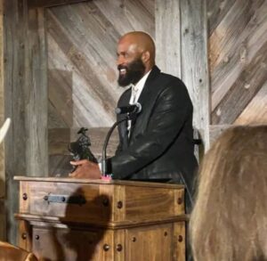 LaMonica Garrett Instagram - Swpie ⬅️ Thank you @lonestarfilmfest  for an amazing weekend, showcasing our film @5697pounds and for an amazing night at the Gala where I received the Spotlight Award for Diversity and Representation in film and television. Alongside #taylorsheridan and @ryanbinghamofficial #representationmatters And thank you @hoteldrover for the hospitality, loved the hotel, and we'll definitely be back. Anyone staying in the #fortworth area, visiting the #hoteldrover is a must 🤠 
@yellowstone @1923official #1883TV #bassreeves  @101studiosco @paramountplus #lonestarfilmfestival
'The Road To #yellowstonetv Began in Fort Worth.'