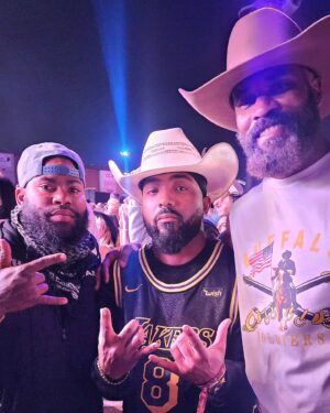 LaMonica Garrett Instagram - Swipe ⬅️ A week late with my appreciation post, had to fly out of @stagecoach mid day Sunday to catch a flight to Fort Worth, TX to start work, and we've been going non stop since Monday morning, 6am 😓! But to say I had an amazing time this weekend would be an understatement! Thank you @101studiosco  @yellowstone @paramountplus & @stagecoach for having me! It was great meeting everyone who came to the #yellowstonetv pop-up tent! And @ianbohen @dave_annable @thejenlandon Y'all are the best, we gonna pick up right where we left off when y'all get to Texas. Have way more pics to share, IG shut me down with only 10 per post.. Gonna phone dump  in stories.. haha 🤙🏾🤙🏾 #1883TV #yellowstone  #lionesspplus #buffalosoldier @101studiosco #paramountplus  #comptoncowboys  #emline #postmalone #diplo #stagecoach