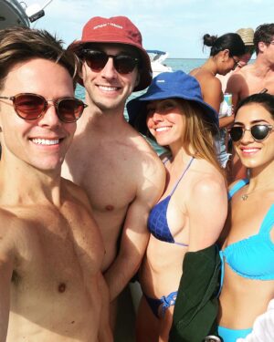 Lachlan Buchanan Instagram - Some bits of a Chicago Summer so far…☀️😎🥳

#Chicago #Summer #Escape #Mates #FunInTheSun