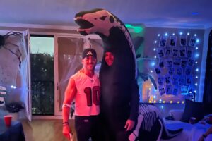 Lachlan Buchanan Instagram - I came.
I saw.
I stood in the corner most of the night.
Happy Halloween!🎃 

#Halloween #CostumeParty #Mates #Idiot