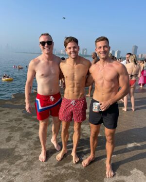 Lachlan Buchanan Instagram - Summery funnery ☀️😍

Have to admit, I’m a bit excited for #Autumn this year 🍁 

#summer #chicago #losangeles #mates #goodtimes #2023 #thelittlethings