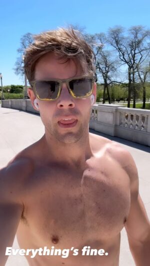 Lachlan Buchanan Instagram - WHAT A STUNNING DAY!!! Total perfection, nothing can ruin it! ☀️☀️☀️💪🏻💪🏻💪🏻

Except my brain….why am I like this? 

#Chicago #Spring #SunsOutGunsOut #Sunshine #Running #Exercise #LachlanThoughts #Actor #Mental #Aussie #SaveMeFromMyself #MyPastHauntsMe #WhoAmI #ExistentialCrisis #Comedy #Gym #WorkOut