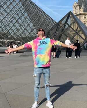 Lachlan Buchanan Instagram - Je suis à Paris 🇫🇷🥐😍🧀 

#Paris #France #Travel #EiffelTower #ArcDeTriomphe #IAmKenough #Aussies #Adventure #Autumn #CheeseAndWine