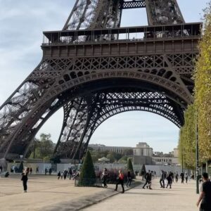 Lachlan Buchanan Instagram - Je suis à Paris 🇫🇷🥐😍🧀 

#Paris #France #Travel #EiffelTower #ArcDeTriomphe #IAmKenough #Aussies #Adventure #Autumn #CheeseAndWine