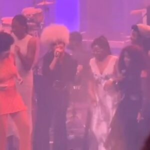 Lady Blackbird Instagram - What an honor to perform with one of my idols the legendary 
@chakakhan at her Meltdown festival.