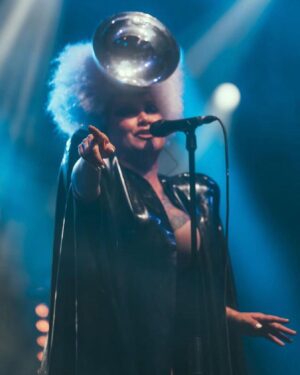 Lady Blackbird Instagram - So wonderful to experience summer in Warsaw for the first time. ☀️
The festival was skillfully curated and the crowd 
filled with radiant faces and magical feelings!!!!
Thank you everyone who’s come out to see me so far, grab tickets in the link in my bio for the upcoming tour! See you soon! 🖤✨

📸: matty.jackielski