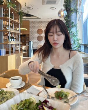 Lady Jane Instagram - 벌써 12월이라니...❄️
다들 감기 조심하세요!
이제야 겨우 회복한 사람 올림
