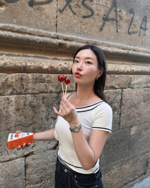 Lady Jane Instagram - 아직 남은 신행 사진들 ㅎㅎ 
이제 올려봅니다🤭

#스페인 #그라나다 #알람브라궁전