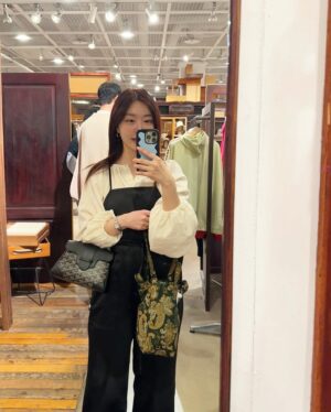 Lady Jane Instagram - 🍝🤓🚶🏻‍♀️🛍️