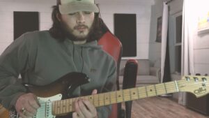 Laine Hardy Instagram - seeing my facial expressions almost made me not post this video 😂 & i have no clue what i’m playing so i’ll let y’all give it a name!