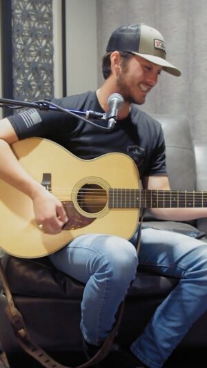 Laine Hardy Instagram - Last year I released my very own version of "Please Come Home For Christmas." Y'all can check it out at the link in my bio. #CheersToAnyone #HolidayMusic #Christmas #happyholidays