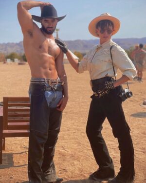 Laith Ashley Instagram - So, @houseofvenskus, are we friends now? 🤣 

📸 @madzfleming_ 

#behindthescenes