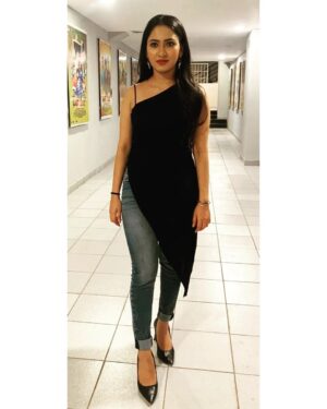 Laksha Shetty Instagram - Black 😎
.
.
.
.
.
.
.
.
.
#black #colour #style #live #love #laugh #happyme #instagood #instapost #instapic #happysoul