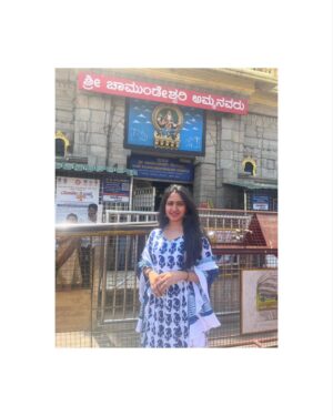 Laksha Shetty Instagram - 🤍💙🌟
.
.
.
.
.
.
.
.
.
.
.
#chamundeshwaritemple
#mysore #chamundihills #weekend #blessed #sundayvibes #instagood #instapost #instadaily #live #love #laugh #happysoul