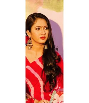 Laksha Shetty Instagram - Rose 🌹
.
.
.
.
.
.
.
.
.
#rose #pink #gulab #saree 
#retro #look #beautiful #instapost #instagood #instafam #live #love #laugh #happy #me #happysoul
