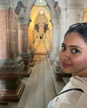 Laksha Shetty Instagram - Exploring 🤍💙
.
.
.
.
.
.
.
.
.
.
.
#mysore #mysorepalace #mysorezoo #architecture #paint #construction #peaceful #calm #reelitfeel #reels #instagood #palace #instagram #instafam #instareels #instapost #reelkarofeelkaro #instapic #instadaily #throwback #live #love #laugh #happyme #happymind #happysoul