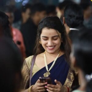 Lakshmi surendran Instagram - ʀᴀᴡ ᴀɴᴅ ʀᴇᴀʟ ᴍᴏᴍᴇɴᴛꜱ♥️
..
ʟᴀᴋꜱʜᴍɪ ꜱᴜʀᴇɴᴅʀᴀɴ♥️
.
തിരുനക്കര ആറാട്ട്🙏
.
.
.
#actress #keralamodels #keralaphotography #kottayam