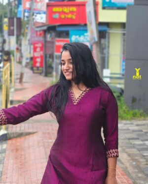 Lakshmi surendran Instagram - @y_not_boutique ❤️‍🔥🫵🏻