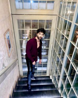 Lakshya Handa Instagram - Your Snack time 🍇
Get yourself a me ☃️ 
.
.
.
.
#style #bayroute #juhu #bayroute #bayroutedining @bayroutedining #bayroutevoyage #5yearsofbayroute #bayrouteexperience