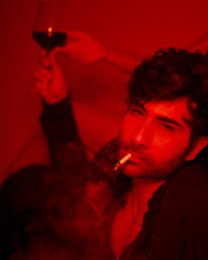 Lakshya Handa Instagram - Men like us can’t live normal life 
If we try , it destroys us.
.
.
.
📸 - @_therahulsharmaa_