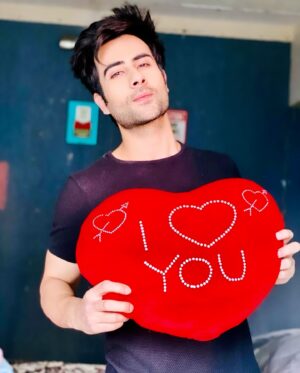 Lakshya Handa Instagram - Jab kismat mein hi naa ho koi Pari 👼 
Toh fir kis baat ki 14 Farvari 😈 #14thfebruary 
HAPPY VALENTINES DAY ❤️❤️❤️ 
#happyvalentinesday #happyvalentine