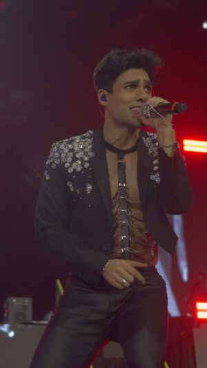 Lalo Brito Instagram - ARENA MONTERREY! Nos vemos este Viernes para gozar juntos, que ganas de verte YA!! ✨