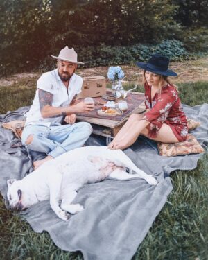 Lane Toran Instagram - When ya girl(s) wanna picnic you pull all the stops, like getting the biggest & best summer blanket imaginable 💐 Wanna picnic too? Partnering with @bigblanketco to giveaway one Original Stretch™ blanket.
To enter:
•Follow @bigblanketco 
•Like this photo
•Comment below