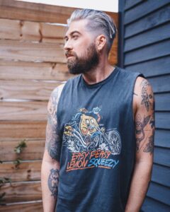 Lane Toran Instagram - Did a thing 👽
.
.
.
.
#menshair #mensstyle #greyhair #beards #beard #yolo @hairbyheidijane