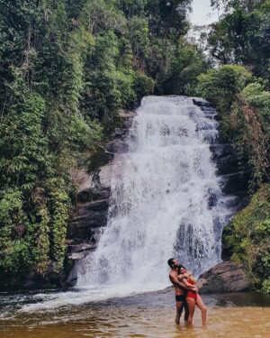 Lara Rodrigues Instagram - E já tem tempo que o dia 17/08 é um dos meus dias favoritos no ano! Seu dia, meu amor, devia ser feriado internacional! Por mim, eu parava trânsito, fechava avenida, botava banda, roda gigante, barraquinha, fazia um carnaval!! Tudo, só pra te ver passar. Tudo, só pra te fazer sorrir. 

Que não te falte mundo pra explorar, saúde pra caminhar firme, motivos pra cantar e alegrias pra se dividir e celebrar. 

Te amo com todo o meu coração. Obrigada por ser “ a gente” comigo . 

Feliz aniversário! ❤️