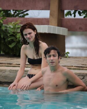 Lara Tremouroux Instagram - achei essas de quando filmávamos “onde nascem os fortes”!!!! com meu amor total @jesuitabarbosa