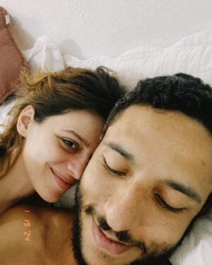 Lara Tremouroux Instagram - meu Deus Felipe! as fotos recentes mas quase 1 ano de renamoro (ou: temporada 2, o retorno) e uns 4 e meio de história já. digo, namorando, porque já éramos amigos antes mas começamos a namorar depois de 12 dias ficando rsrsrs. não me mata por causa dos vídeos me imitando hehehehe. você é minha sorte, a maior de todas. como eu te amo! como você me faz RIR garoto, que delícia tudo com você ❤️ te amo com tudo, presente passado futuro