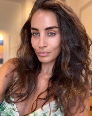 Lara Wolf Instagram - Three different people?!? A little Swiss a little Persian and slowly turning into a Roman wulverine 🖤⚡️ #curls #actresslife #swiss #persian #wolf #rome #🖤