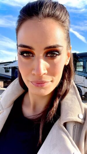 Lara Wolf Instagram - A 2022 highlight!! #6hoursaway What an honor it was to work on this amazing action film, learn so much and be surrounded by incredibly talented people that I’ll hopefully see in the future! Love you guys!!!! @guillerivan @diblasiproductionsmiami @official_roberto_sanchez @mafermarin7 @zach_h_rose @oscartorreactor @ariannmurad @beloggins @olinkad @sofiaibarravida @niriamllamas Let’s see what 2023 brings! Happy New Year you all!!!!!🥳💖⭐️
#2022 #work #friends #lovemyjob #6hoursaway #film #love #cinema #filmmaking #actress #action #fit #fitness #stunt #stuntcoordinator #mexico #mexicali @rogfilmsmagic (**i do not support gun violence in any way- this is only for purpose of filmmaking)
