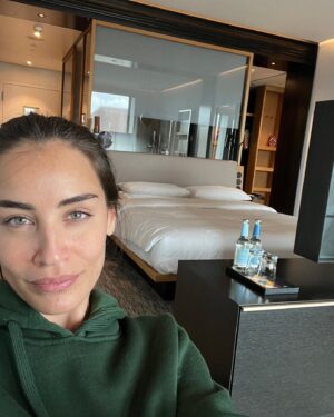 Lara Wolf Instagram - München - ich komm bald wieder!  you were a blast! Will hopefully soon be announcing this incredibly fun project! Thank you @andaz hotel for the spectacular stay! We‘ll be back again. #munich #germany #actress #working #campaign #shoot #creative #brilliance #travel #❤️ #gratitude