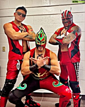 Laredo Kid Instagram - Hoy en Cd Juárez nace la nueva facción 
LA FRATERNIDAD 
@dragotripleaaa @dinamico_aaa v venimos a conquistar territorio y demostrar el talento élite nada puede detenernos…