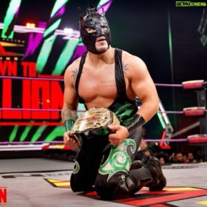 Laredo Kid Instagram - El 23 de octubre 2022 sufrí un accidente donde casi pierdo la vida, fui sometido a una cirugía de urgencia , El 5 de marzo del 2023 regresé a los cuadriláteros después de aferrarme a la vida y a mis sueños a lo que me apasiona , El 20 de abril del 2024 me convierto en campeón estamos de vuelta nos ha costado como no tienen idea , tener de vuelta esa confianza en mí , el poder tener de nueva mis habilidades para luchar, recuperarme física y mentalmente, aprender a vivir con mis cicatrices,ha sido un camino muy doloroso pero no imposible de recorrerlo, seguimos aferrados a la vida a los sueños a esas metas, así que si tú tienes algún problema en tu vida no te rindas no renuncies  aférrate a lo que amas y buscas ,por eso les comparto esta frase Nada Pueda Detenerme… grábala en tu mente y sigue avanzando 🙏🏻
..
..
#garlo #buyazze #oscuridad #elaguiladelriobravo 
Crédito foto : @beezzzzy