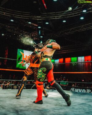 Laredo Kid Instagram - Gratitud

Gracias por los planes que han cambiado en mi vida, gracias por las respuestas no esperadas, 
gracias por los días de dolor, 
gracias por los momentos de frustración, 
gracias por las pruebas en el camino,
gracias por todo lo vivido, lo bueno y lo no tan bueno.
Gracias porque cada experiencia, me ha enseñado, me ha hecho más fuerte, me han demostrado de lo que soy capaz y me permiten vivir agradecido aquí y ahora viviendo con pasión el presente.

@hogwrestling  crédito foto : @iamdannydarko 
#buyazze #Garlo #Oscuridad #NadaPuedeDetenerme