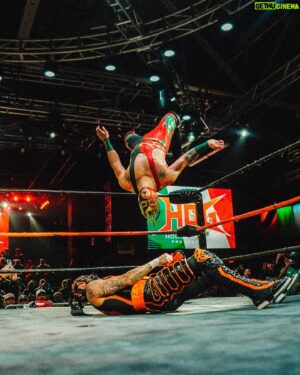 Laredo Kid Instagram - Gratitud

Gracias por los planes que han cambiado en mi vida, gracias por las respuestas no esperadas, 
gracias por los días de dolor, 
gracias por los momentos de frustración, 
gracias por las pruebas en el camino,
gracias por todo lo vivido, lo bueno y lo no tan bueno.
Gracias porque cada experiencia, me ha enseñado, me ha hecho más fuerte, me han demostrado de lo que soy capaz y me permiten vivir agradecido aquí y ahora viviendo con pasión el presente.

@hogwrestling  crédito foto : @iamdannydarko 
#buyazze #Garlo #Oscuridad #NadaPuedeDetenerme
