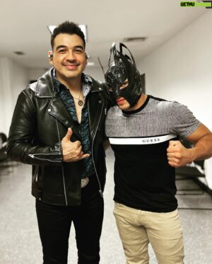 Laredo Kid Instagram - Gran convivencia con mis amigos de @thegroupduelo ,Felícidades por sus 2 sold out en @arenamtyoficial que sigan los éxitos 🙏🏻🙌🏼 gracias a @promocionessalinas Mike y a la lucha libre por darme nuevas y buenas amistades..
@eltorodelatambora @dimaslopez.jr @yosoyoscarivantrevino @davidcalerogarcia @dvd_badillo @soygeorgerdz 
..
#buyazze #oscuridad #nadapuededetenerme #elaguiladelriobravo #garlogarra  #Duelo