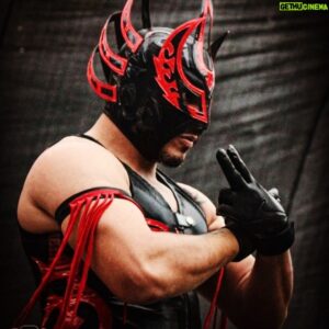 Laredo Kid Instagram - No borres ningún día de tu vida. 
Los días bellos te han dado
felicidad.
Los malos te han dado experiencia. 
Y los peores, te han enseñado
a vivir.
..
..
Nada Puede Detenernos 🔥
..
#buyazze #nadapuededetenerme #oscuridad #elaguiladelriobravo #garlogarra

Foto crédito : @celymaravilla