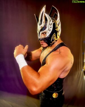 Laredo Kid Instagram - Nada Puede Detenerme 🔥
..
..
Hoy con @rgr_luchalibre 
en Richmond CA🇺🇸
..
..
#buyazze  #nothingcanstopme #garlogarra #oscuridad #life #luchalibre #love