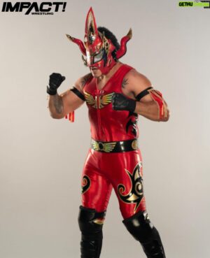 Laredo Kid Instagram - Máscara en Honor a 
Jushin Thunder Liger🇯🇵🇲🇽
..
..
(Laredo Liger )
Diseño: @akilrad135 
Foto : @beezzzzy