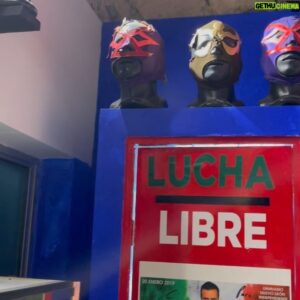 Laredo Kid Instagram - Gracias experiencia con mi amigo @rubensolislabra el conocer su gran colección de lucha libre y la tienda de @josefina_byverosolis de su hermana @vero_solis  muy buenas colecciones e increíbles instalaciones gracias por la atención espero regresar pronto 🙌🏼
..
..
#buyazze #garlogarra #oscuridad #eláguiladelríobravo🦅 #NadaPuedeDetenerme
#moda  #luchalibremexicana #wrestling #modafashion #modafeminina #modamasculina