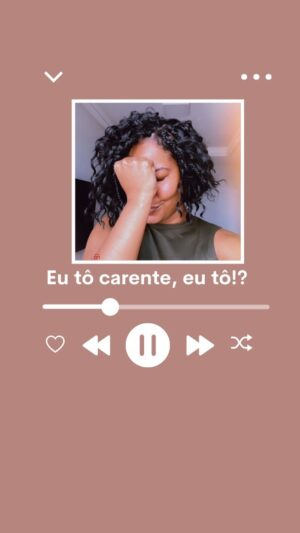 Larissa Luz Instagram - Silvano pelo menos tava carente do amor de alguém específico, pior é quando a gente só ta carente e não tem ninguém! Laranjada! Brincadeiras à parte a gente subestima a carência e acho ela responsável por várias enrascadas que nos metemos! A carência é combustível pra ilusão. Acredito que trabalhar a carência é uma preparação para a vivência do amor tranquilo ! Estarei na grade cantando essa com Silvano Sales no Afropunk ! Ahah 🥰