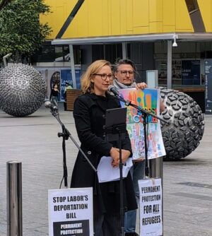Larissa Waters Instagram - This morning I had the honour to speak alongside Zahra and Vashini at a rally to stop Labor's Deportation and Entry Ban Bill.

Labor’s proposed bill is worse than anything we saw under the Morrison government. If passed it will violate our international human rights obligations, rip families apart and whip up racism around the country.

In a country like Australia, we should be proud of multicultural and migrant communities. The Greens will always fight for human rights and for permanent protection for all refugees.

We need Labor to know that racism won't win them votes at the next election. Please make your voice heard and sign the petition in my stories.