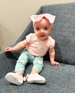 Larissa Wohl Instagram - Outfit Of The Day from Emma Elizabeth 🩷🩷🩷 I just want to eat her!!! 
•
•
•
#mom #mama #momlife #mommy #momnashville #larissawohl #baby #babygirl #mybaby #mybabygirl #girlmom #daughterlove #daughter #emma #emmaelizabeth #workingmom #favoritejob #nashbabies #nashvillebaby #larissa #momhood #5months #cartersbaby #carters #daycare #daycarelife💕 #fashionista #ootd